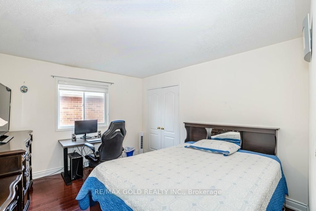 11 Briardale Road