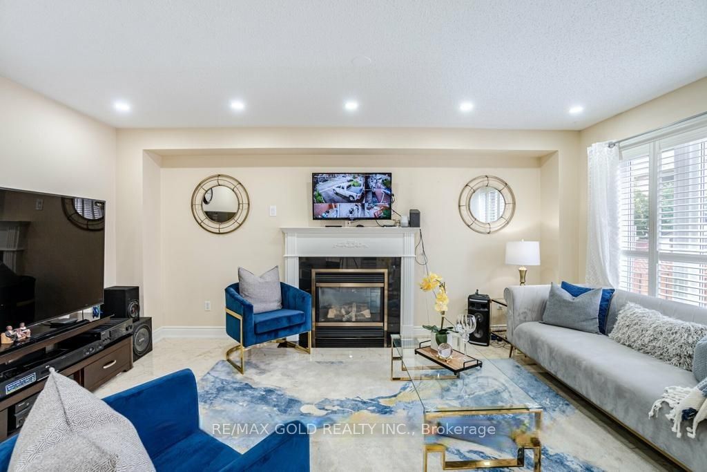 11 Briardale Road
