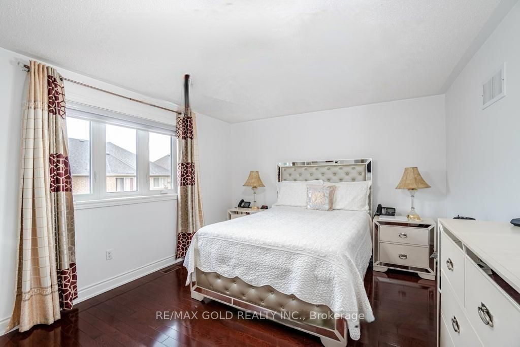 11 Briardale Road