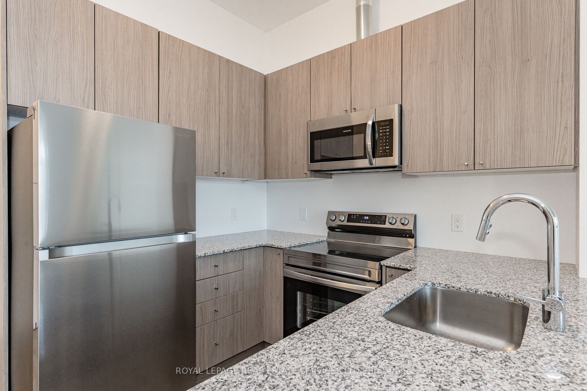 460 Gordon Krantz Avenue, #611