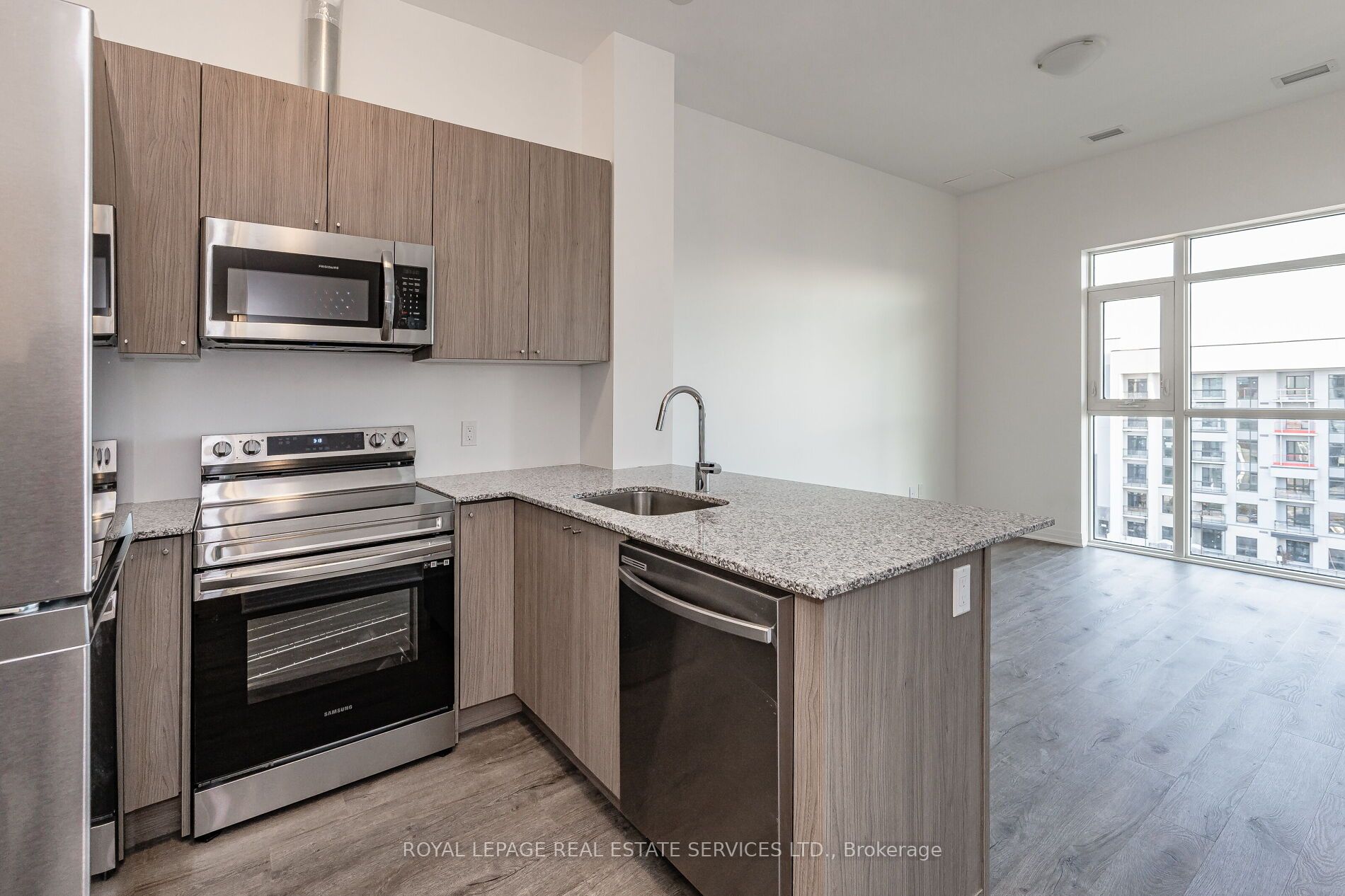 460 Gordon Krantz Avenue, #611