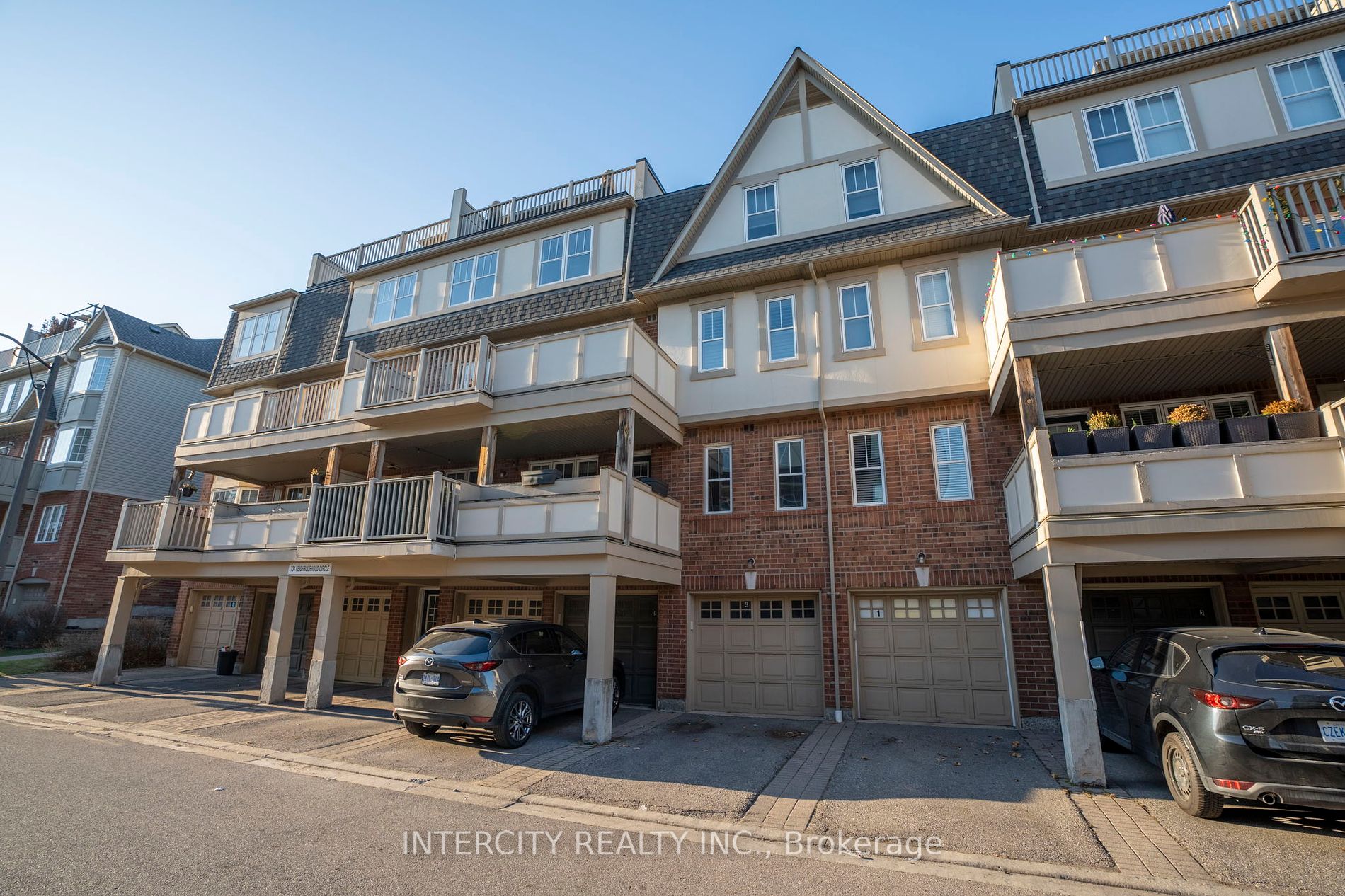 734 Neighbourhood Circle, #4