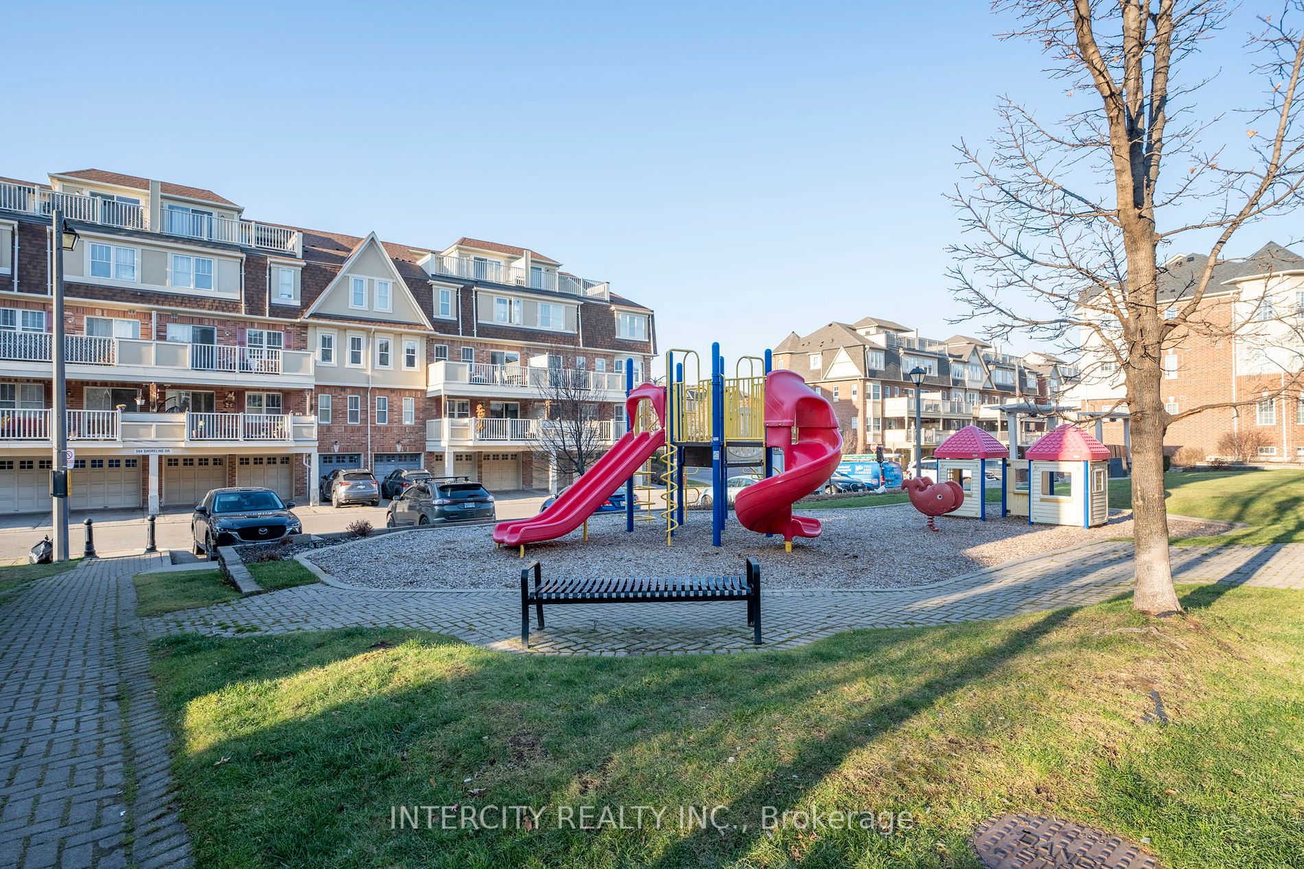 734 Neighbourhood Circle, #4