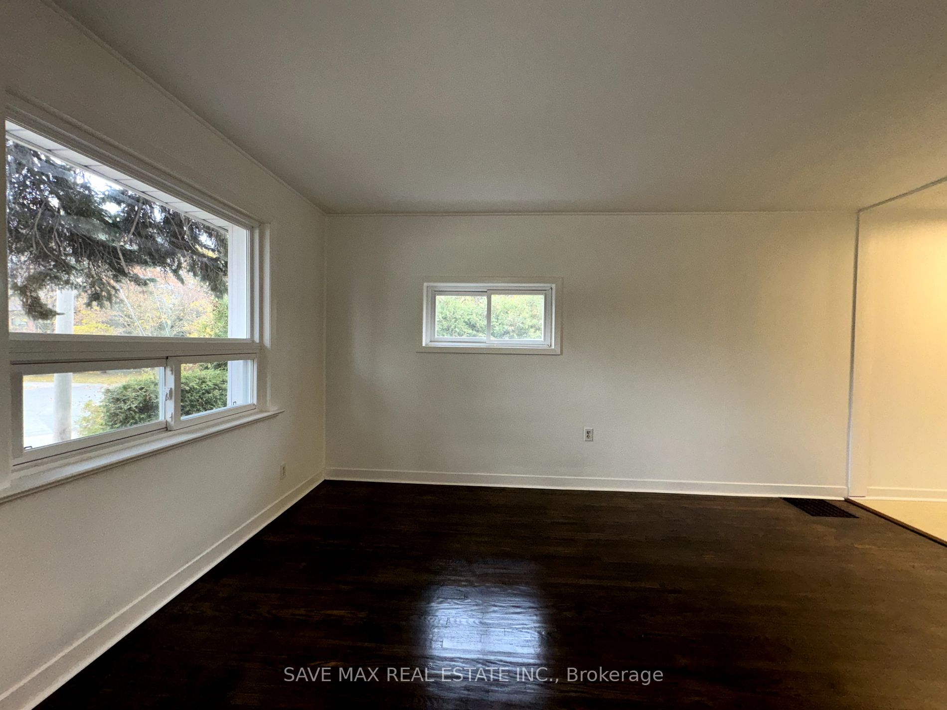 1054 Fergus Ave