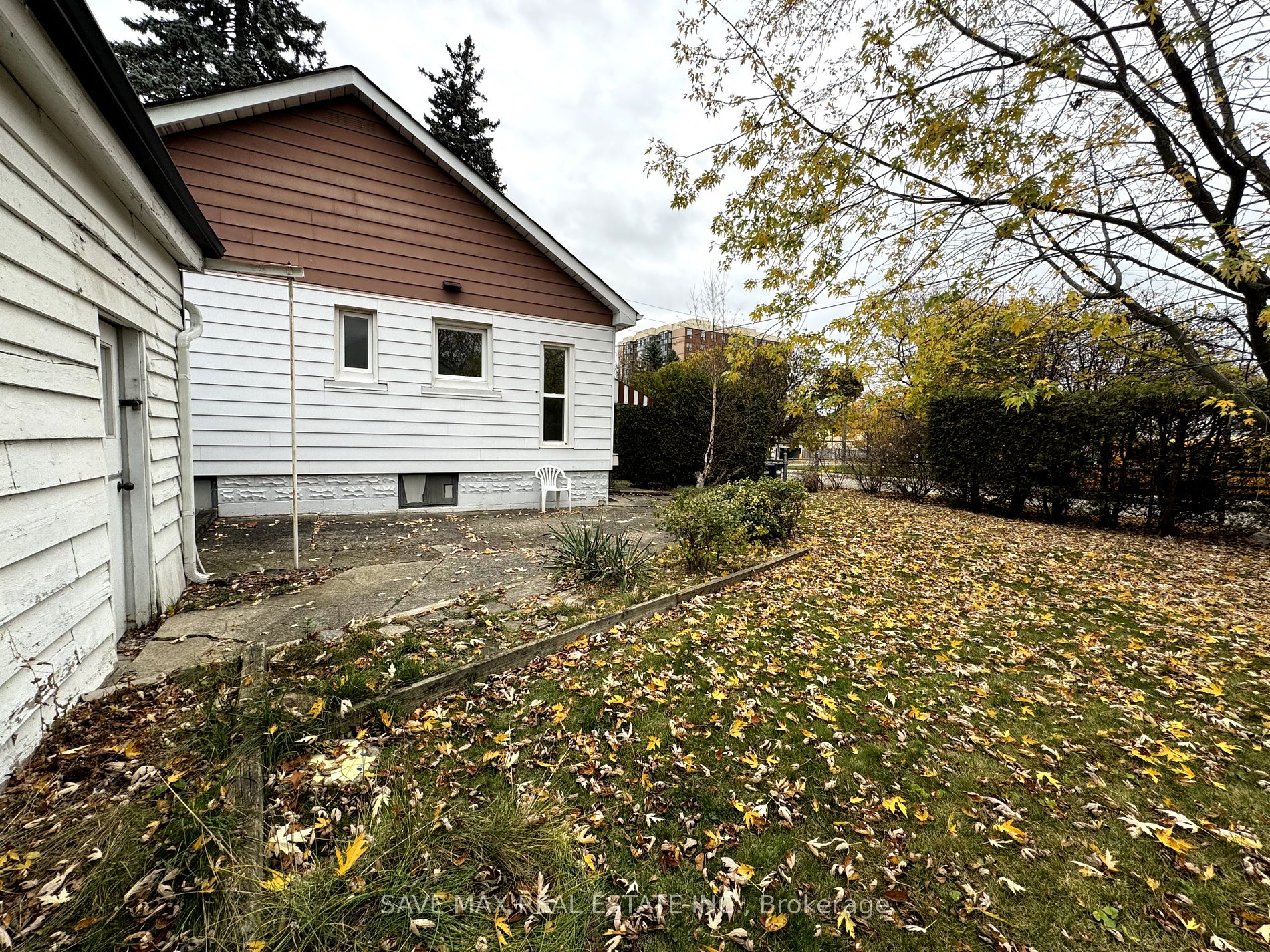 1054 Fergus Ave
