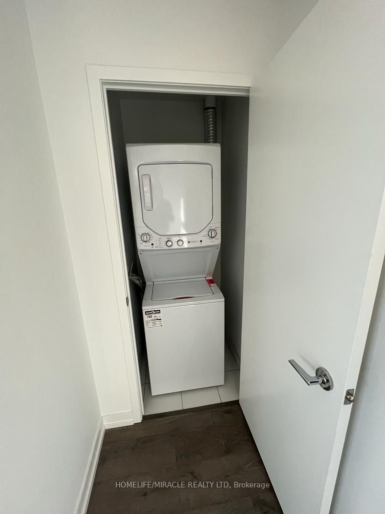 270 Dufferin Street #914
