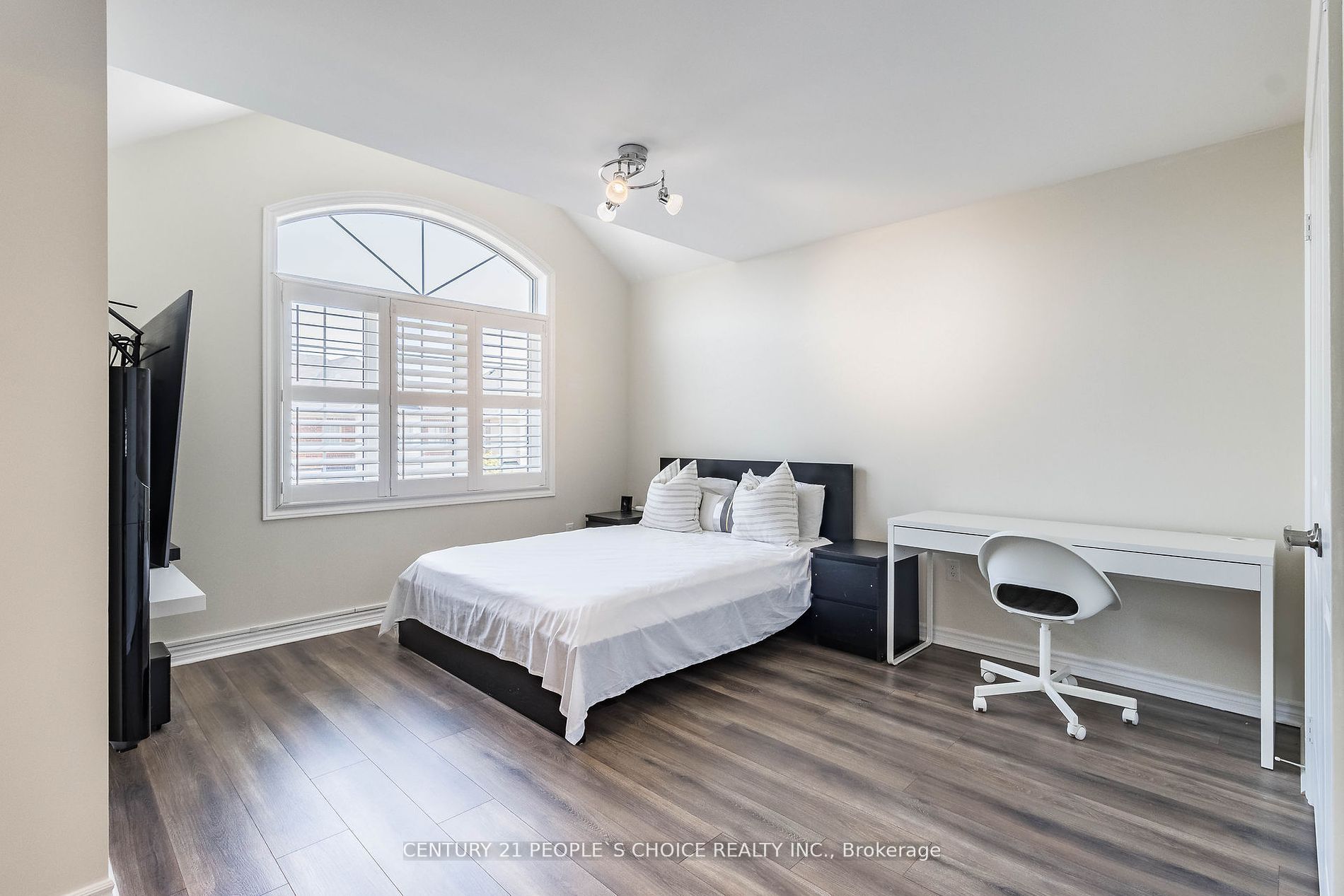 14 Watfive St