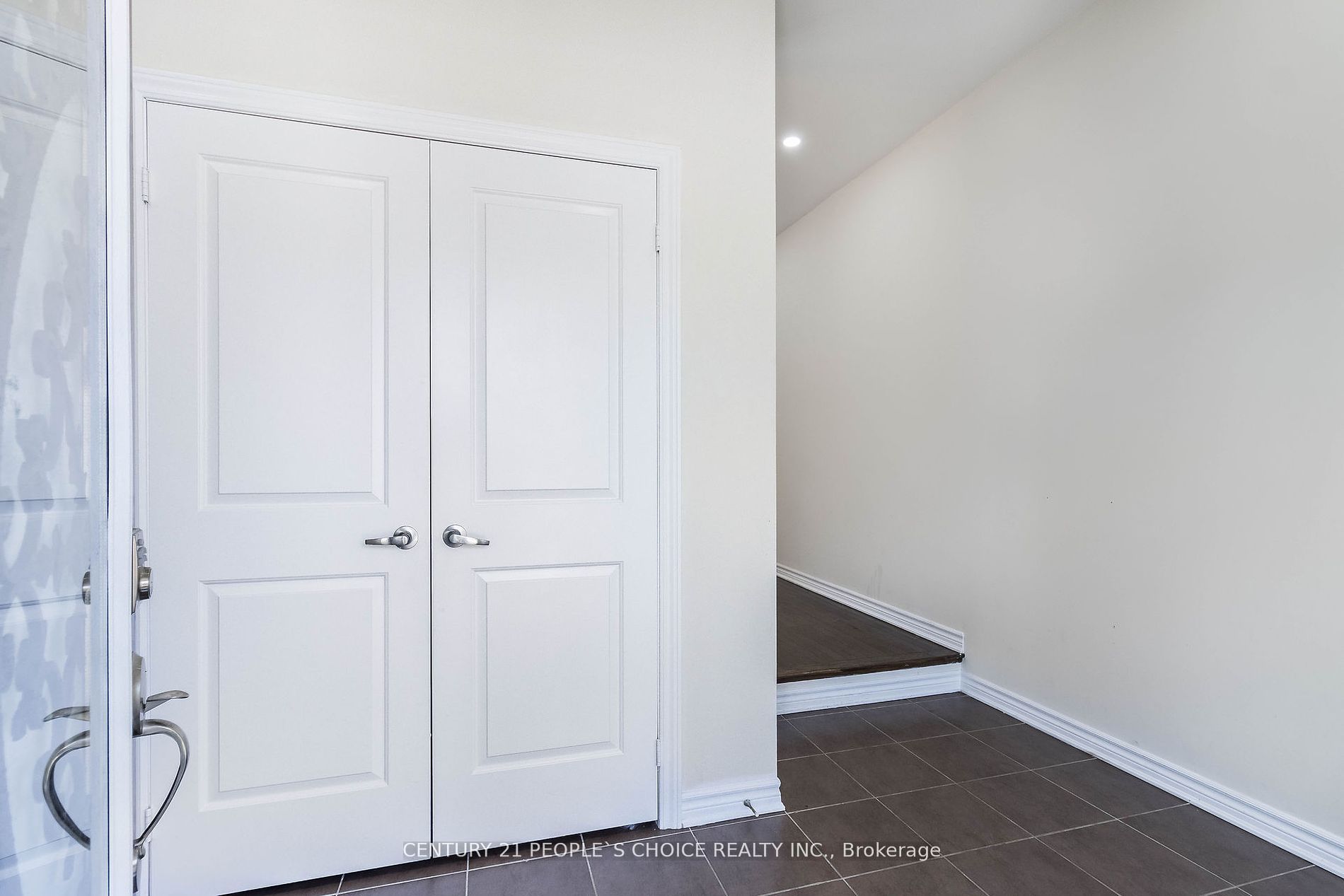 14 Watfive St