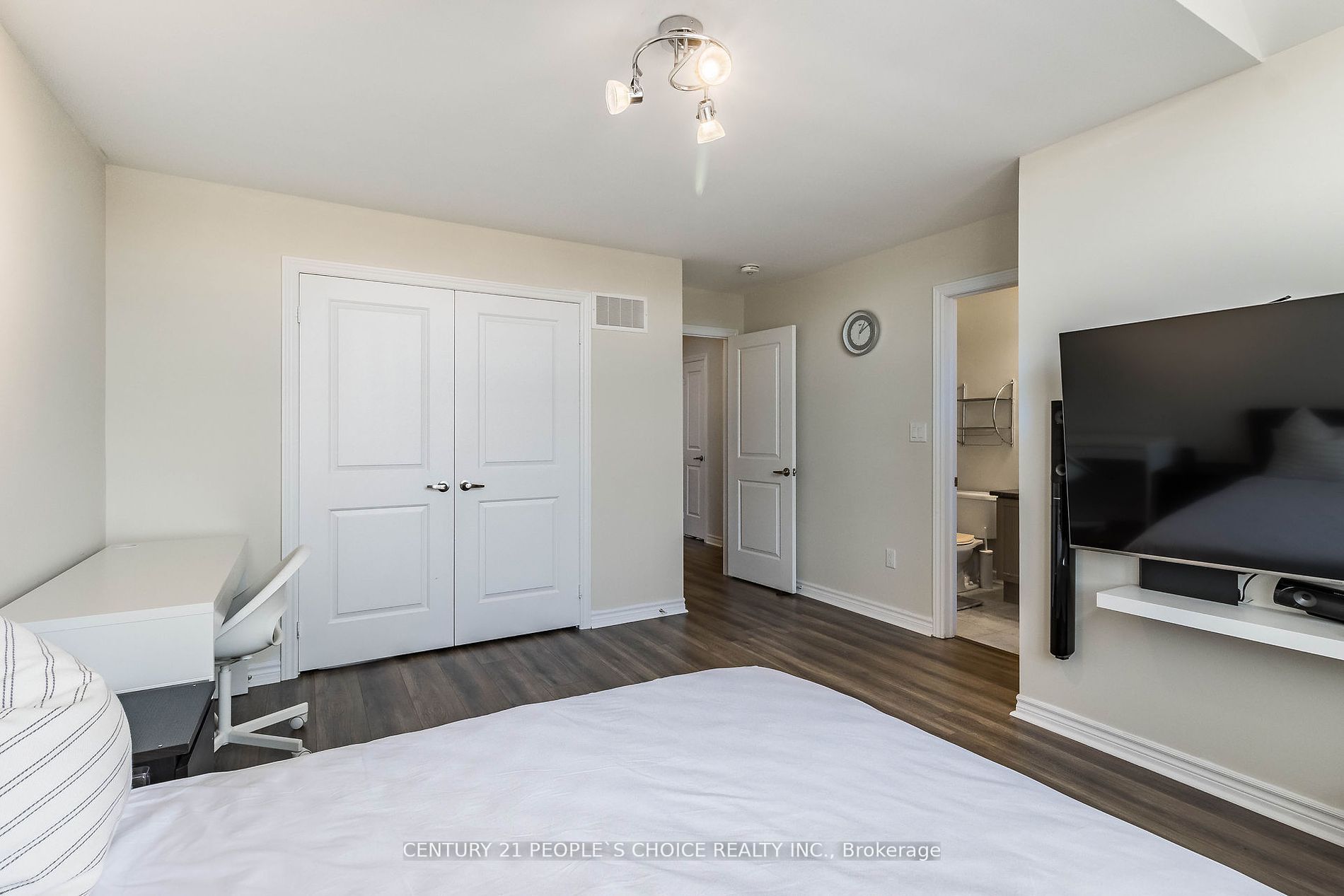 14 Watfive St