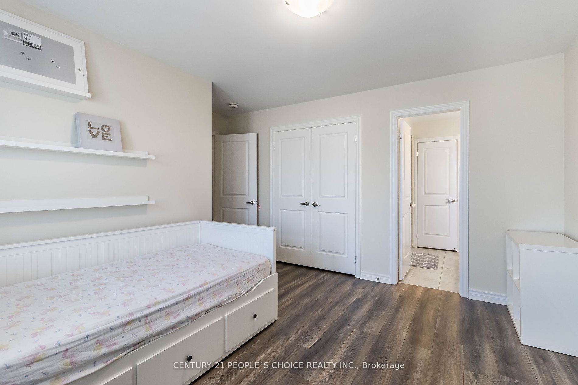 14 Watfive St