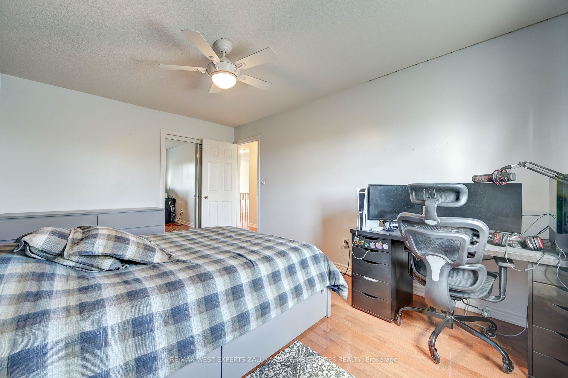 9 Leamster Trail