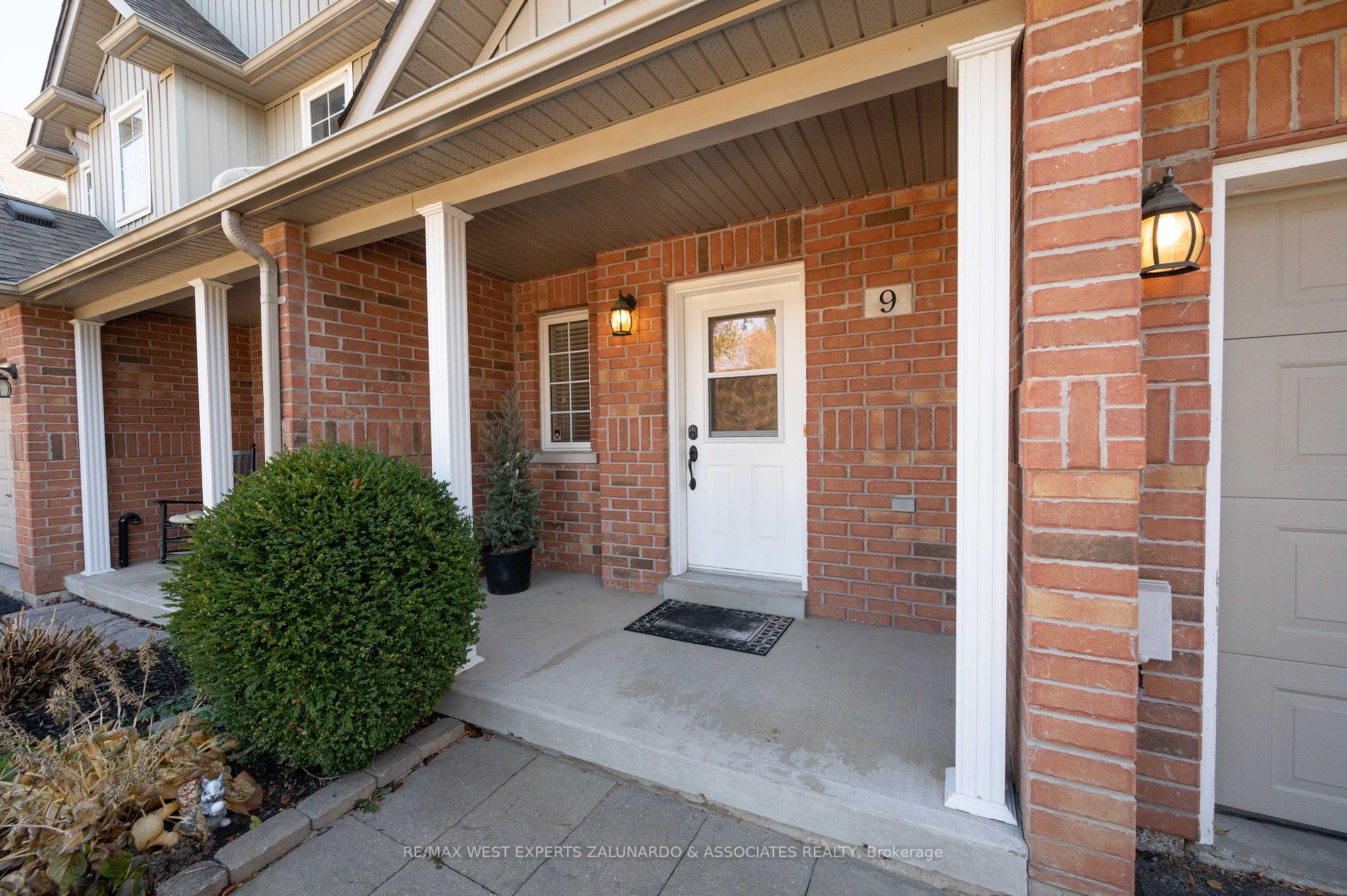 9 Leamster Trail