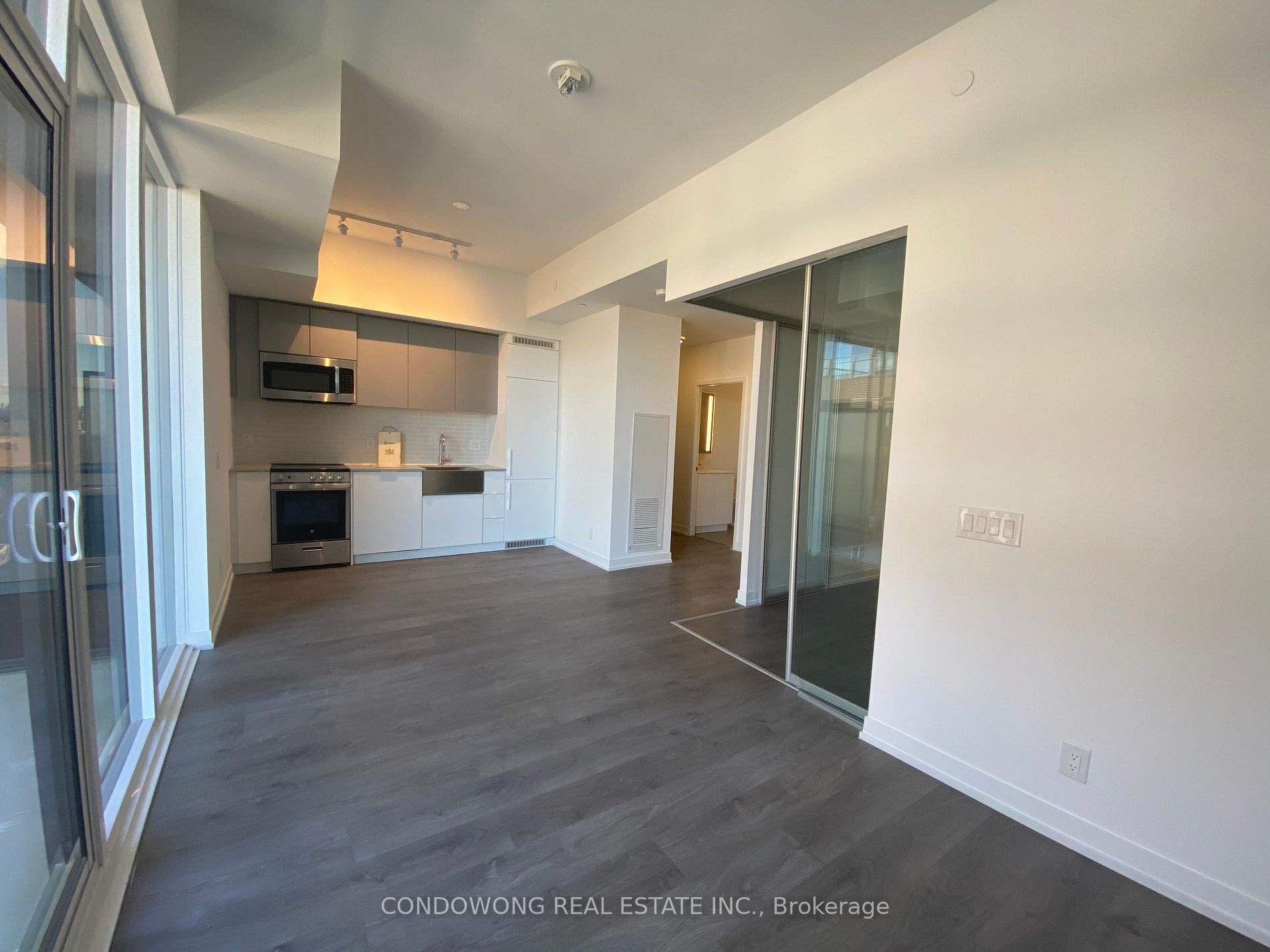 270 Dufferin Street #LP9