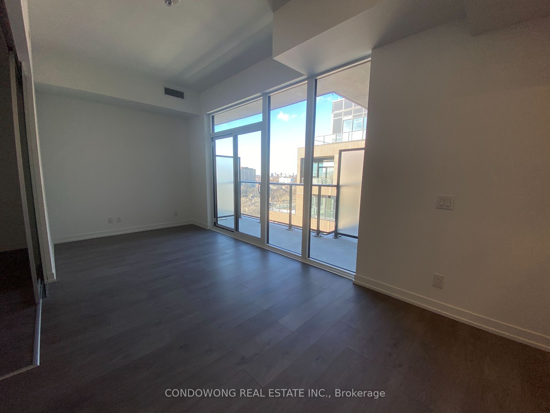 270 Dufferin Street #LP9