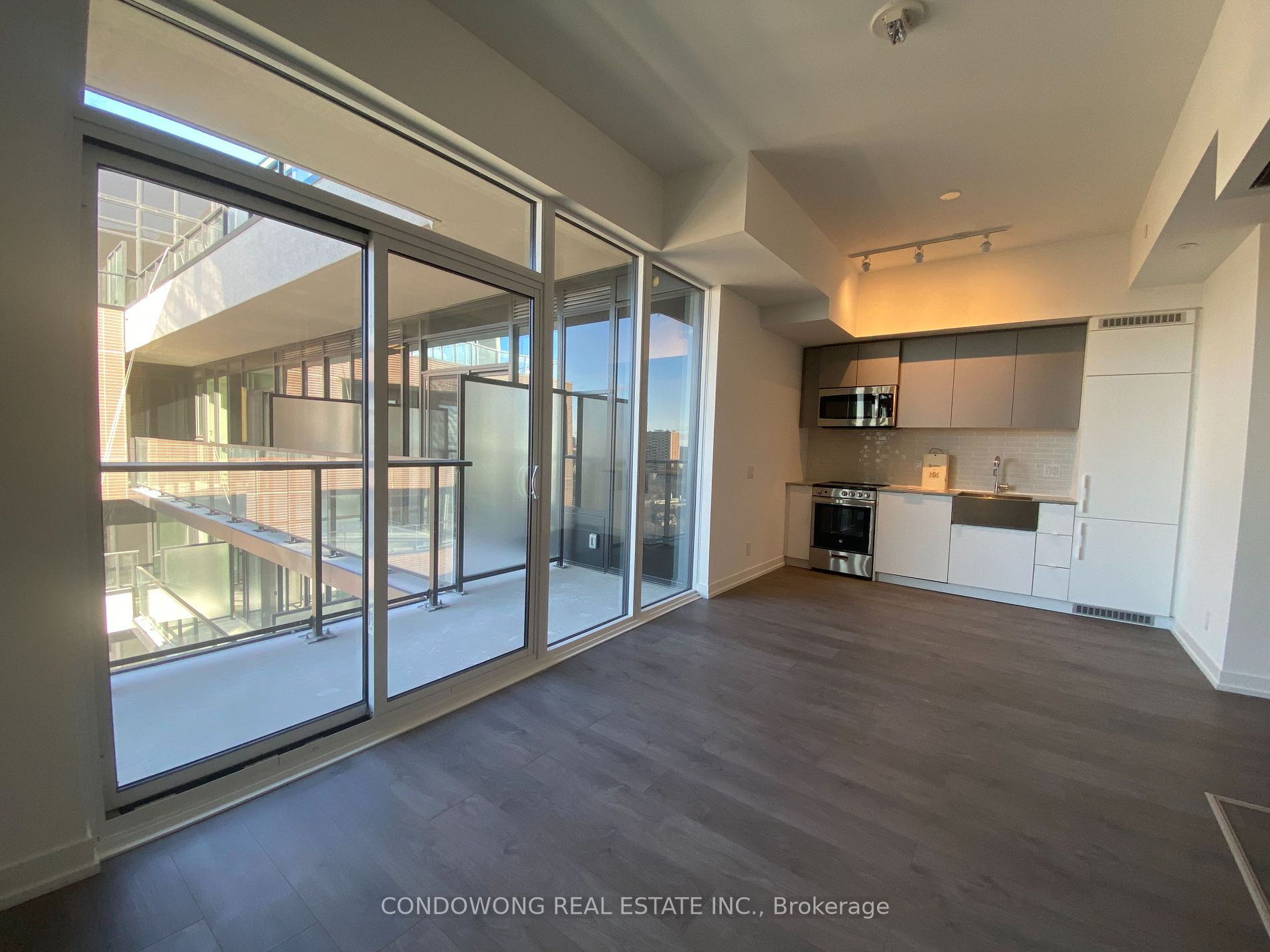 270 Dufferin Street #LP9