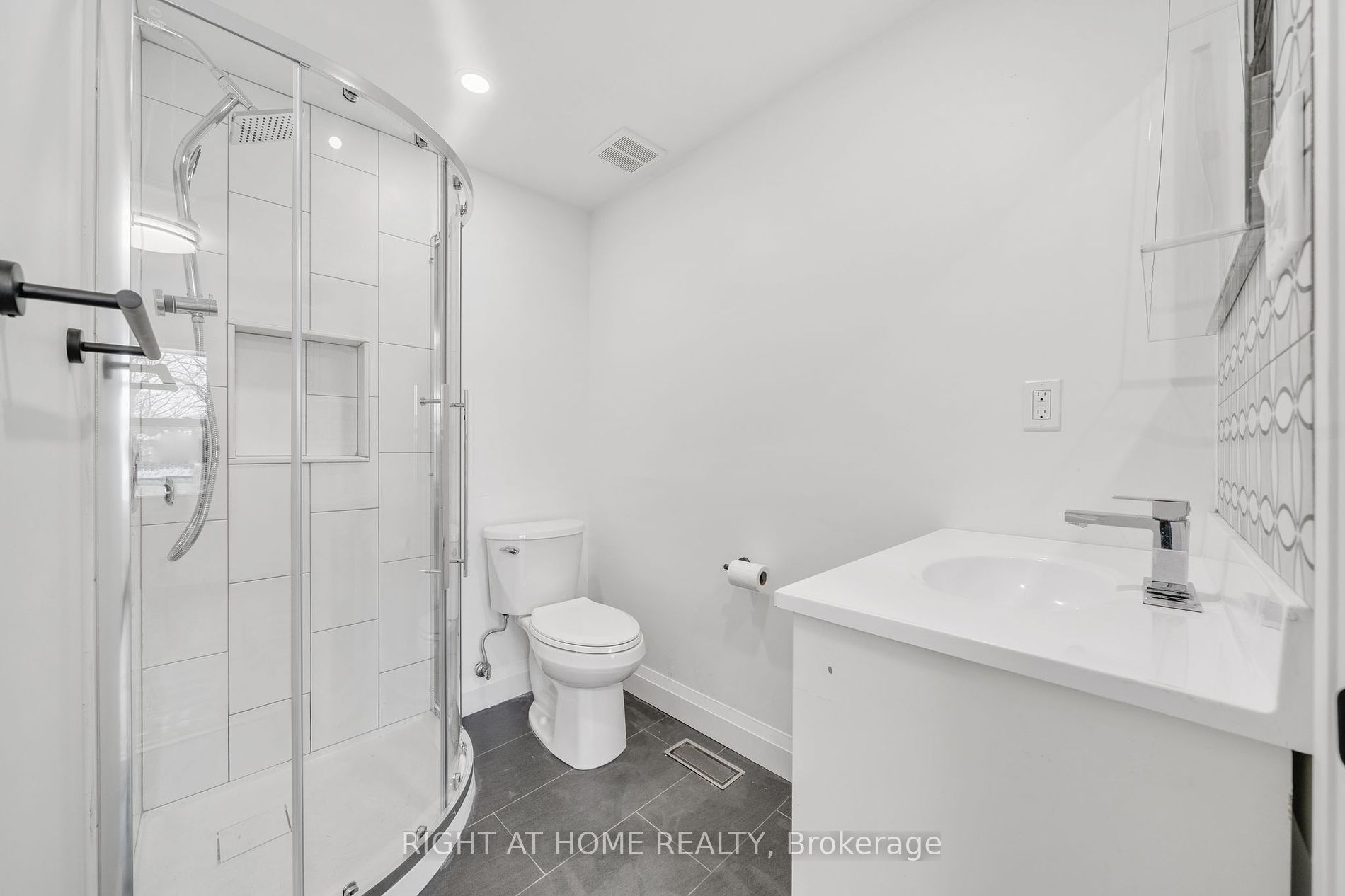 192 Waldoncroft Crescent