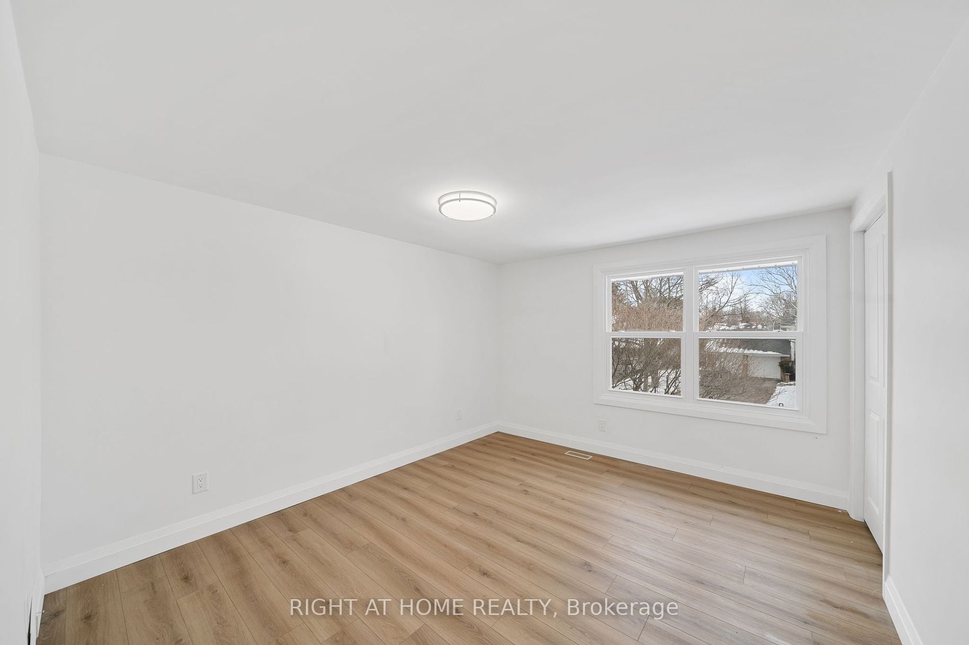 192 Waldoncroft Crescent