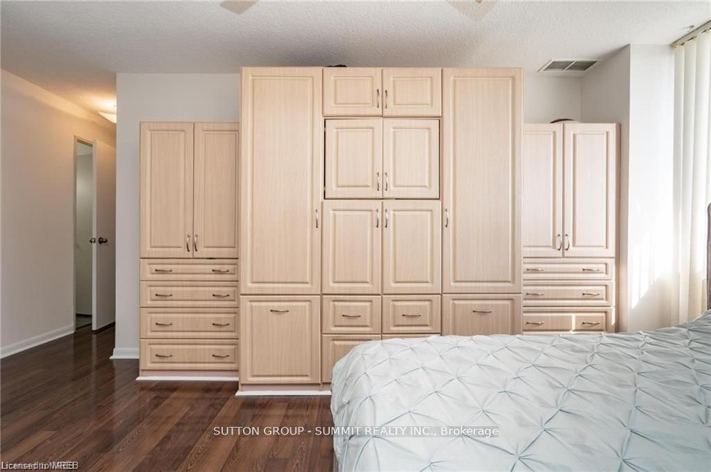 1300 Mississauga Valley Blvd, #1405