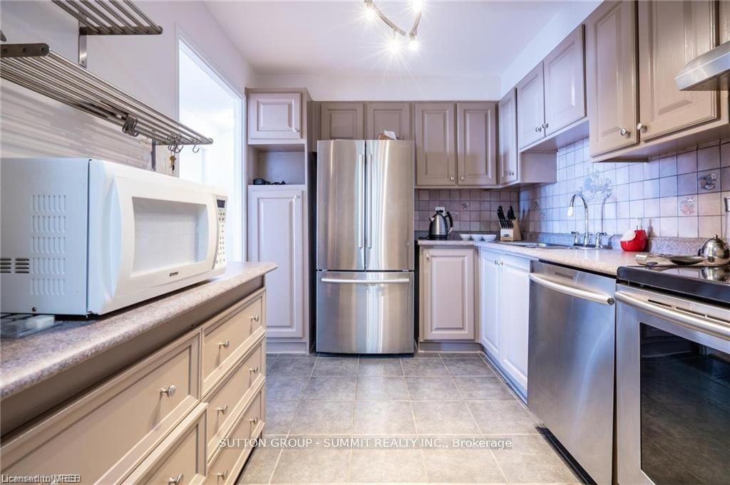 1300 Mississauga Valley Blvd, #1405