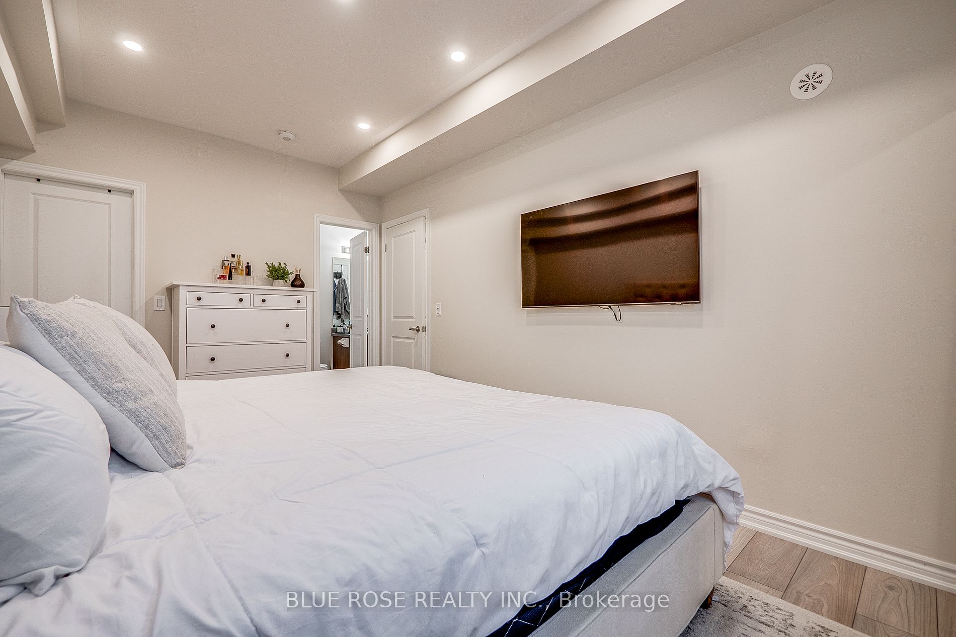 70 Halliford Place #402