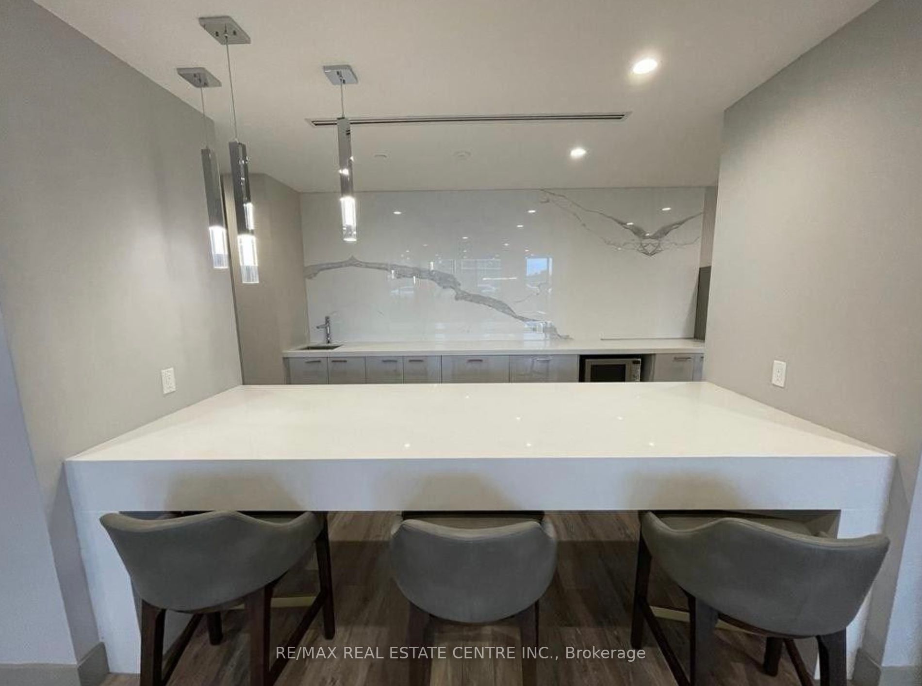 65 Watergarden Dr, #107