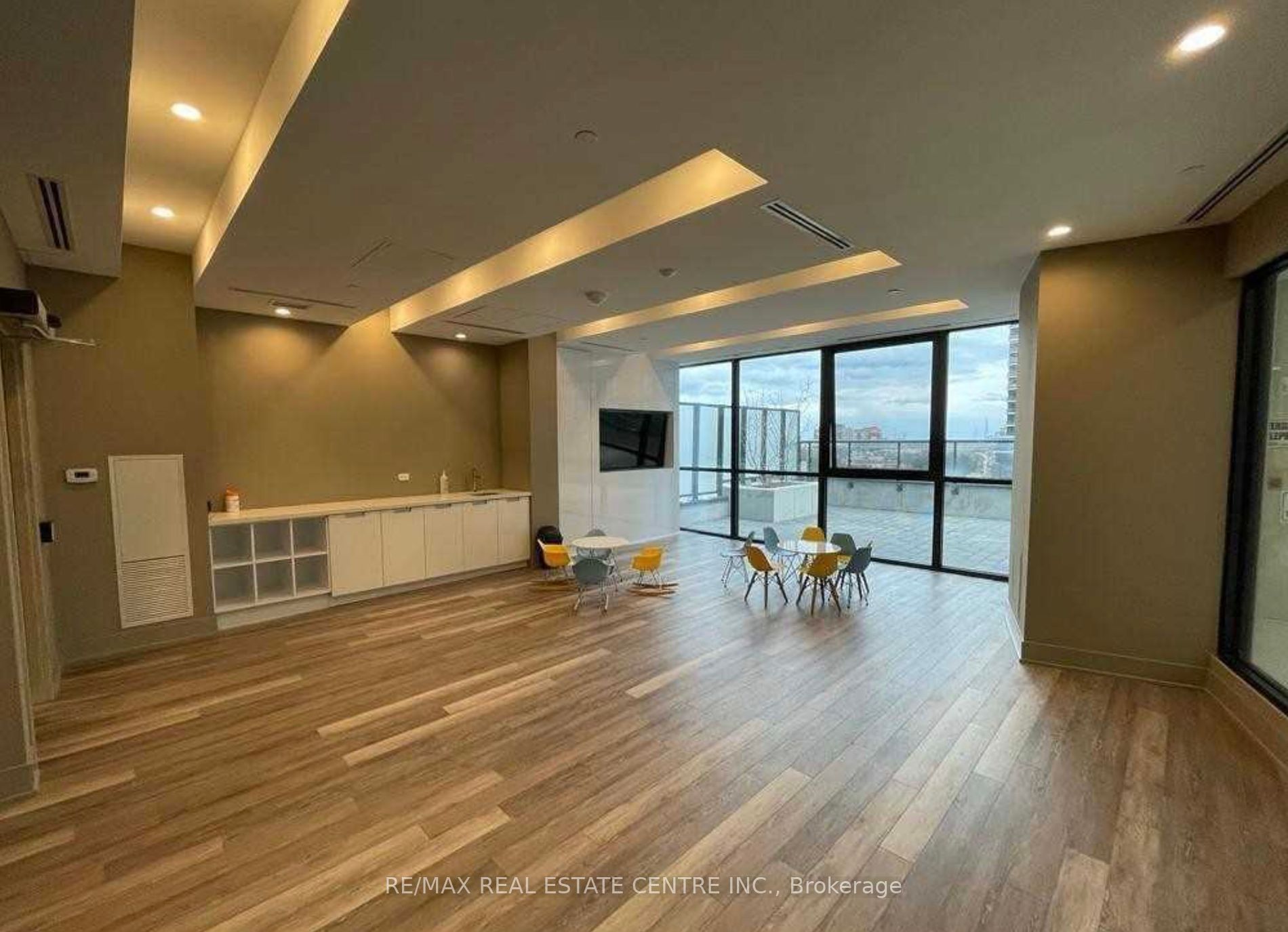 65 Watergarden Dr, #107