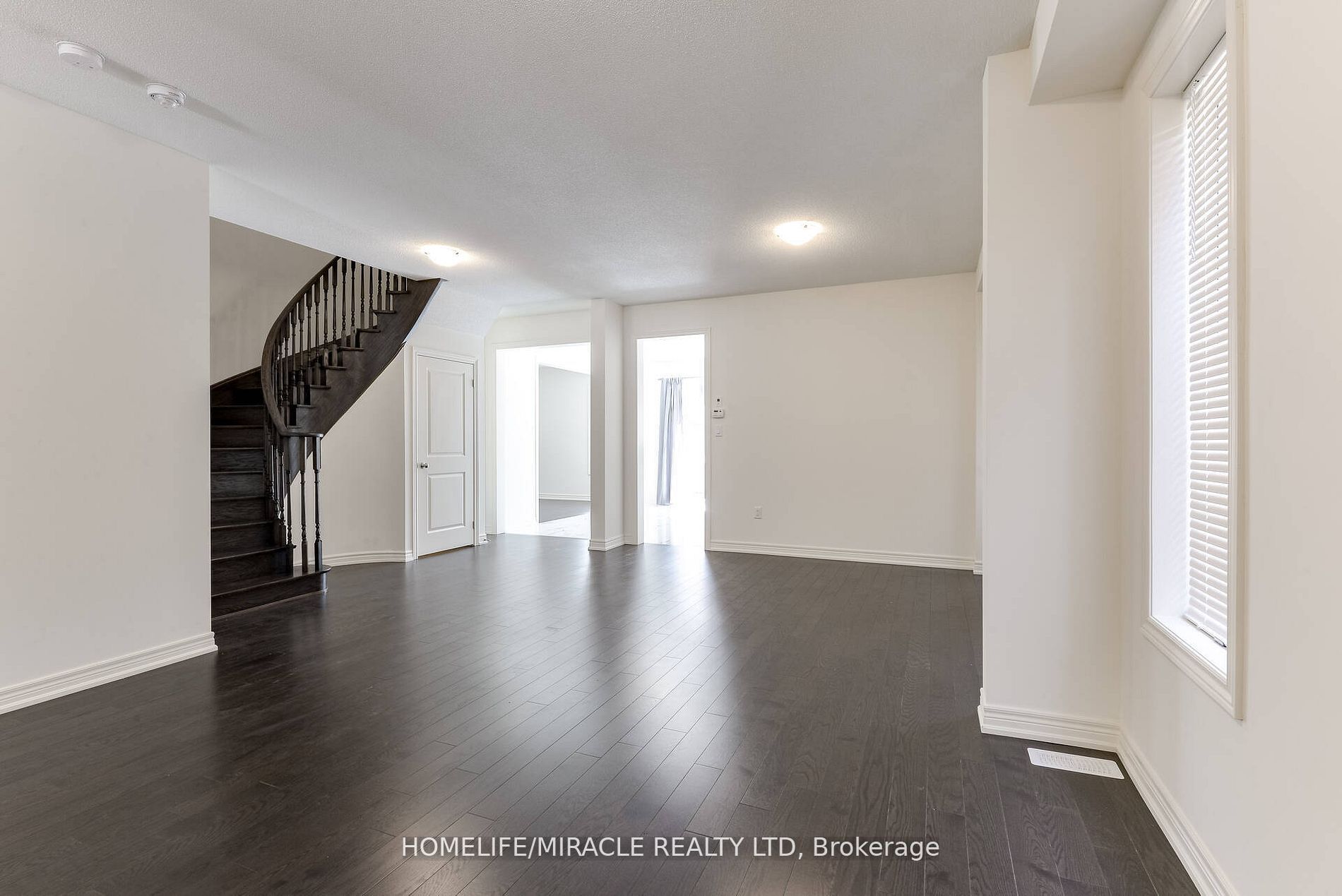 21 Ezra Crescent