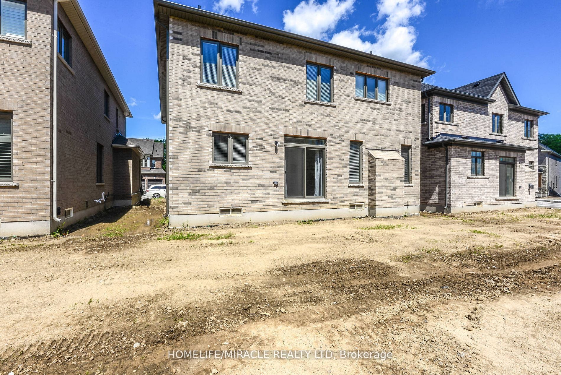 21 Ezra Crescent