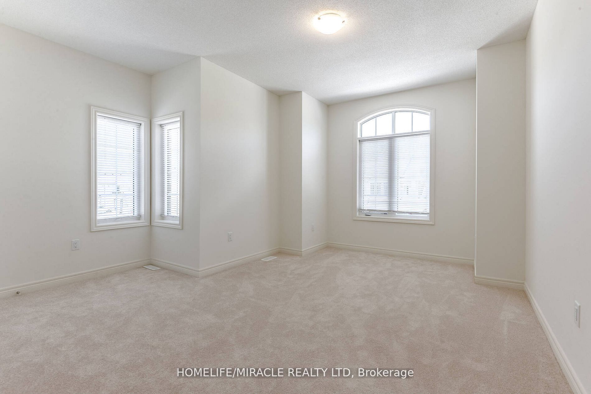 21 Ezra Crescent