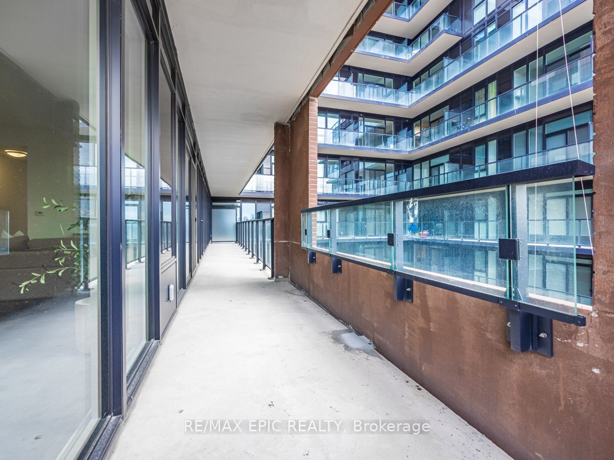 270 Dufferin Street #815