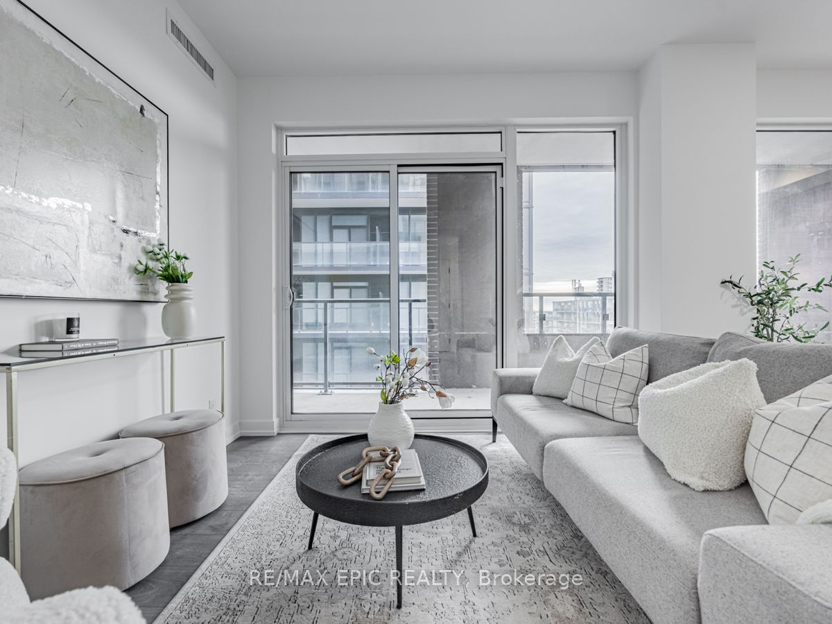 270 Dufferin Street #815