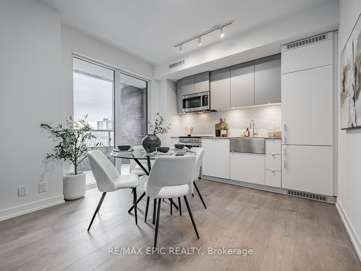 270 Dufferin Street #815