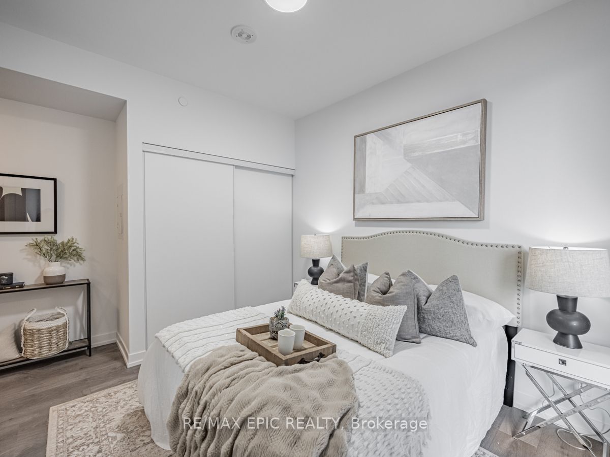 270 Dufferin Street #815
