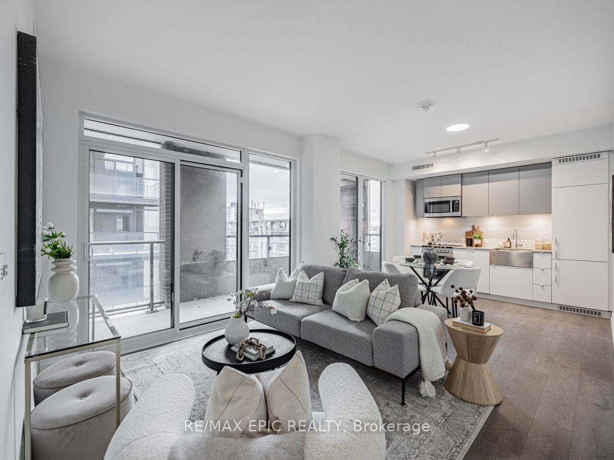 270 Dufferin Street #815