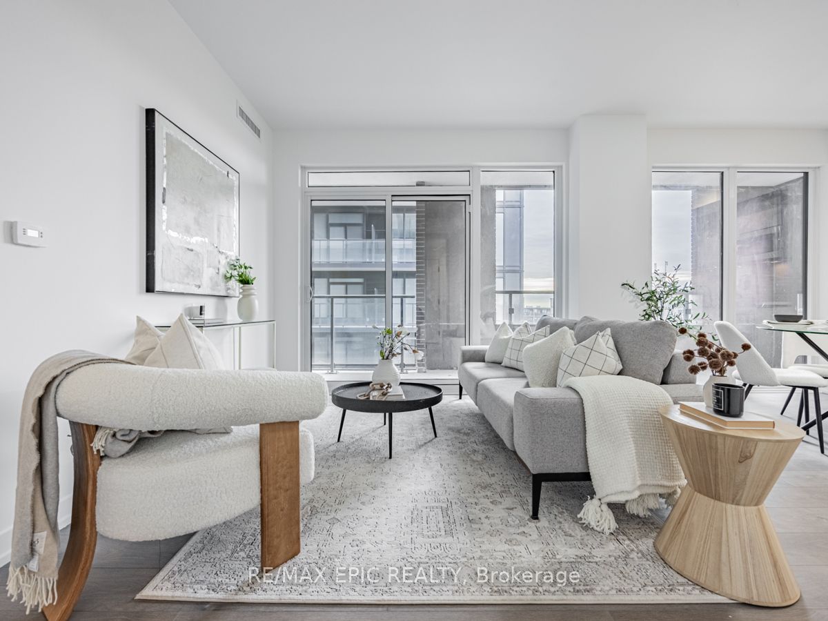270 Dufferin Street #815