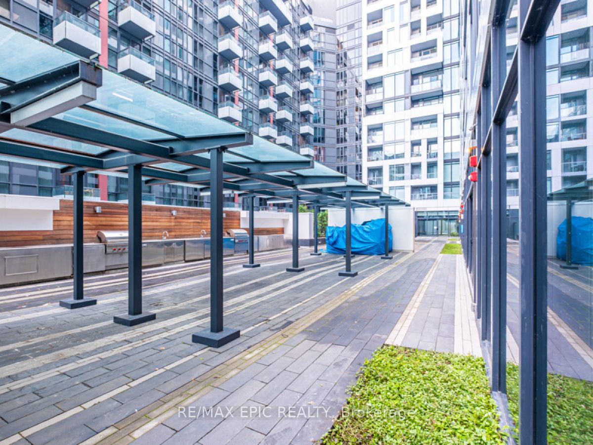 270 Dufferin Street #815