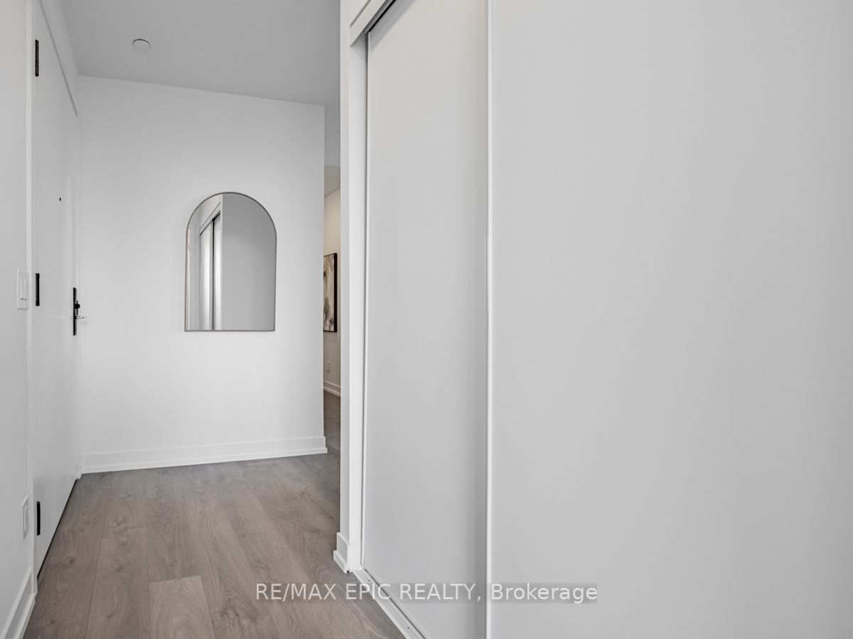270 Dufferin Street #815