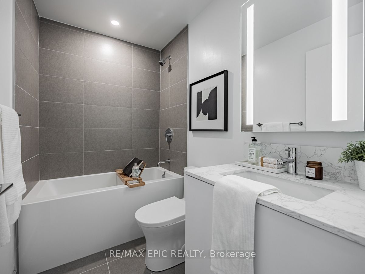 270 Dufferin Street #815