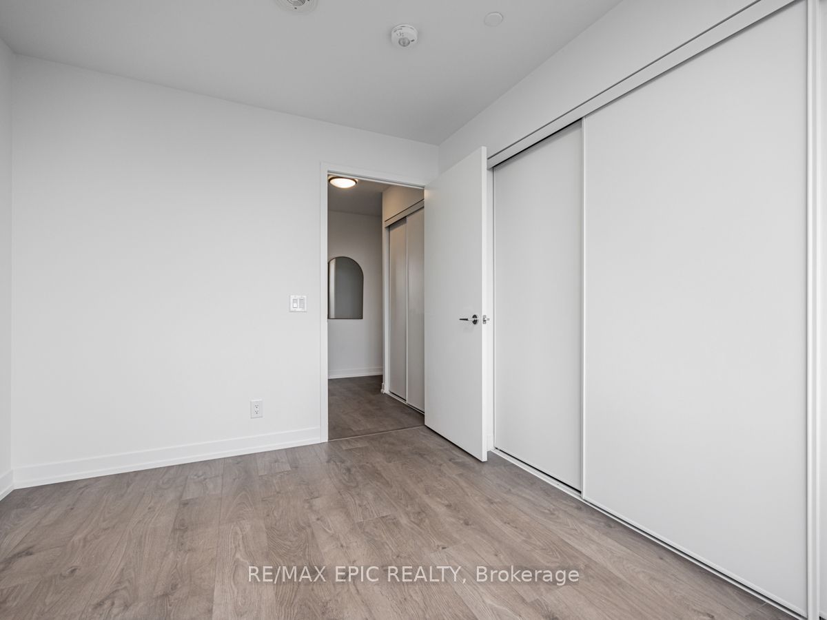 270 Dufferin Street #815