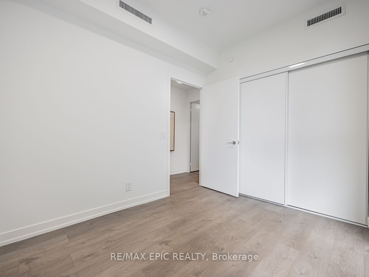 270 Dufferin Street #815