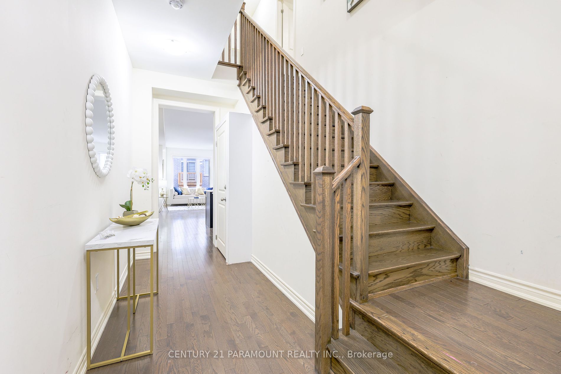 112 Adventura Rd