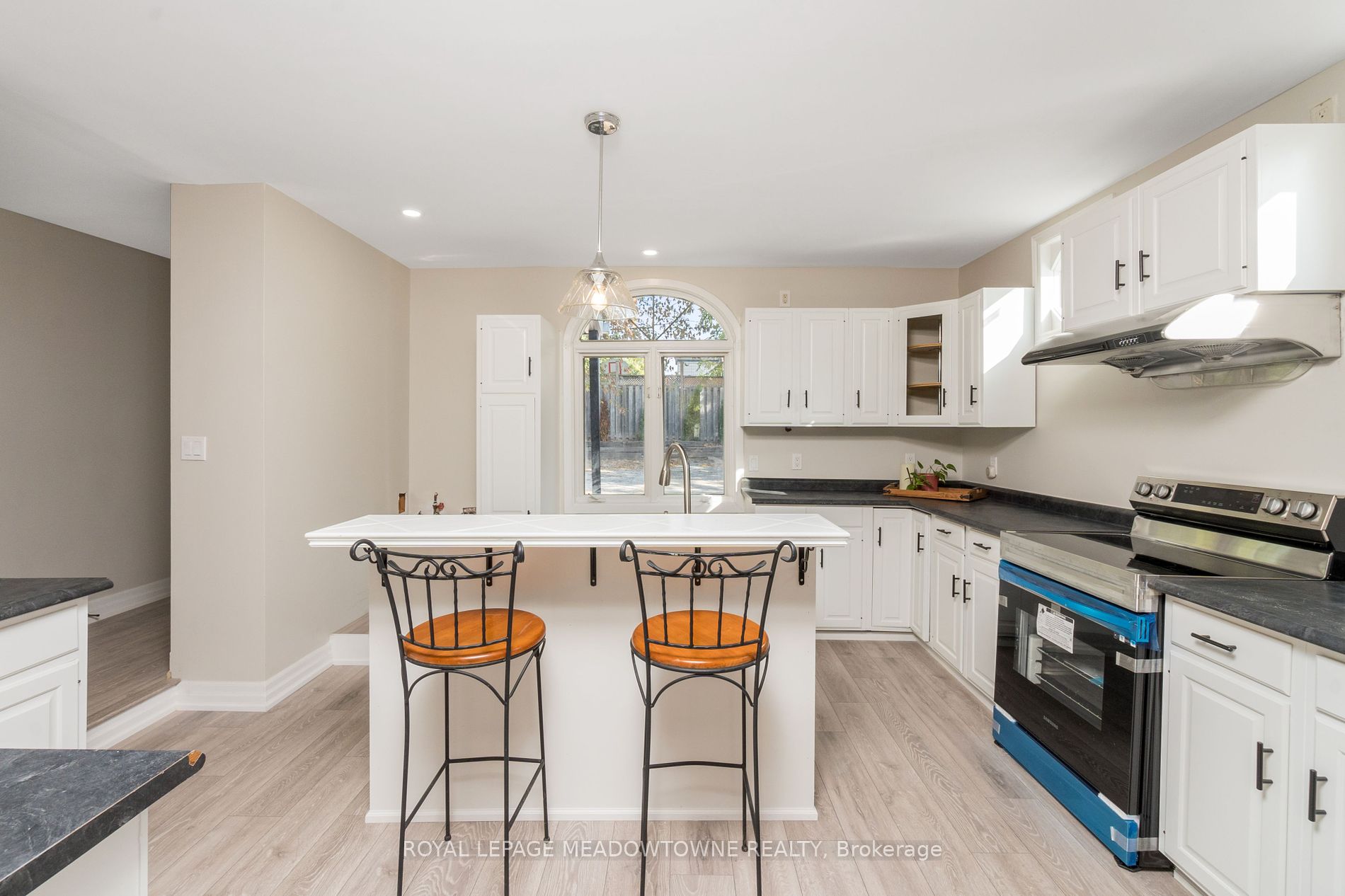 7 Guelph Street