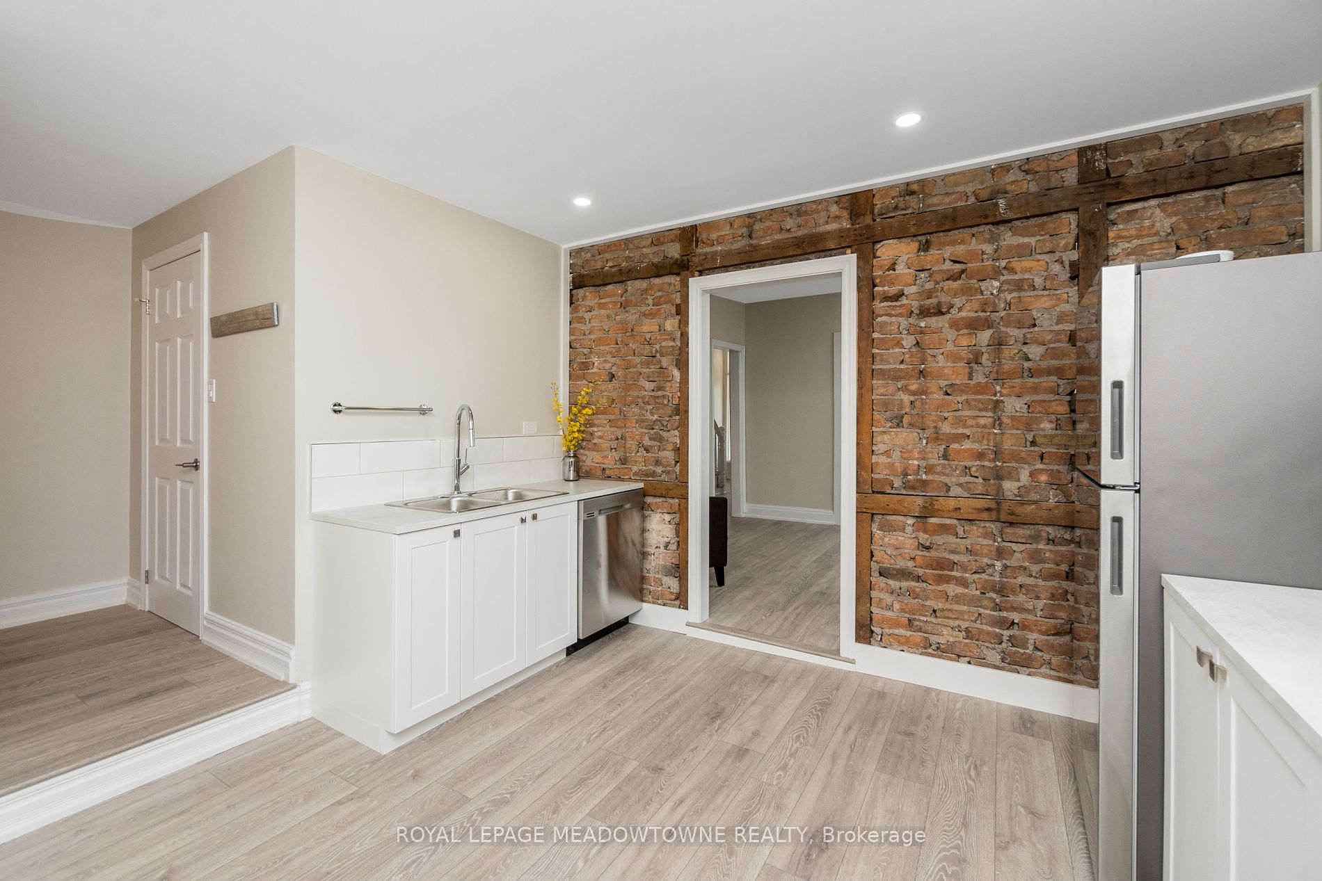 7 Guelph Street