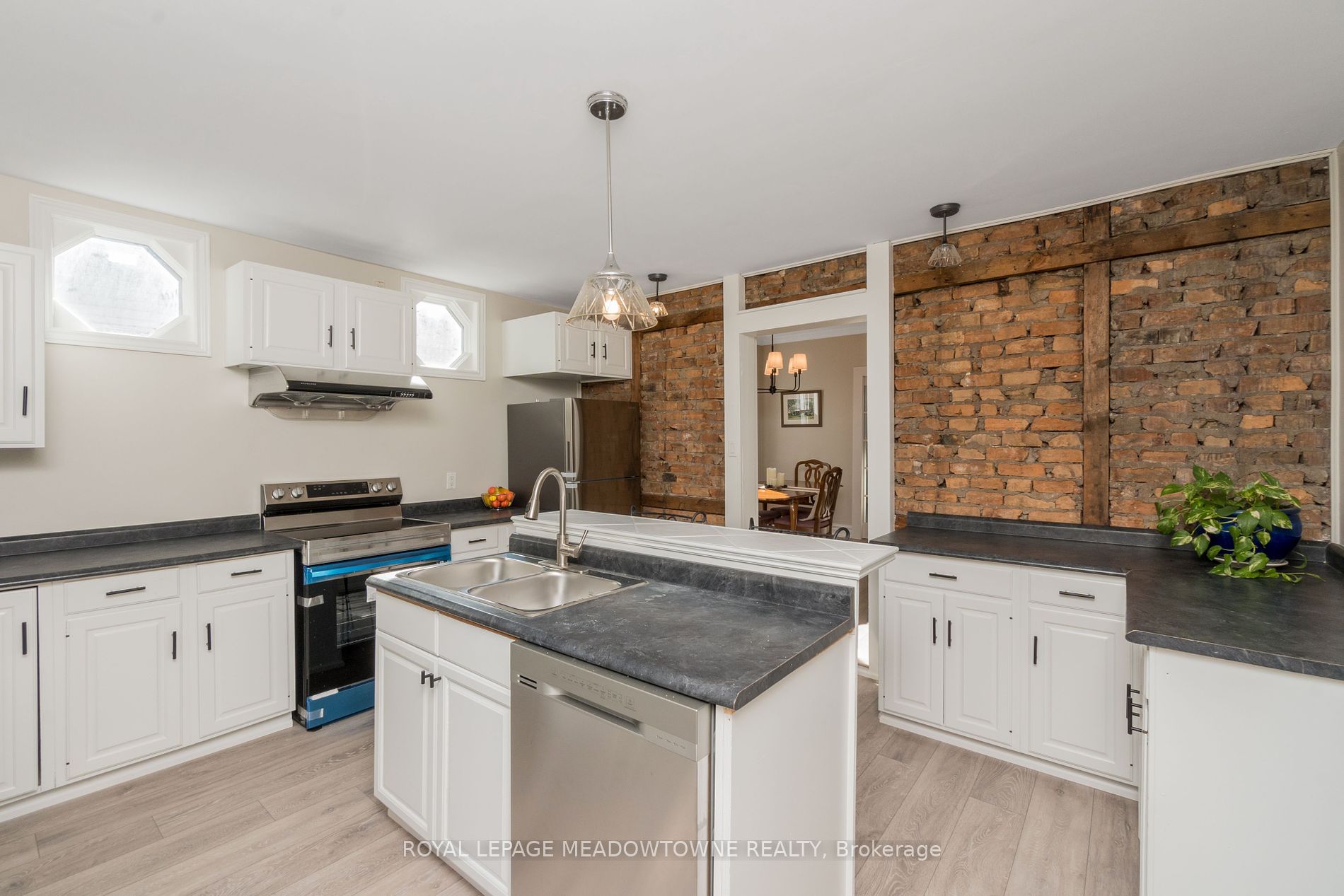7 Guelph Street