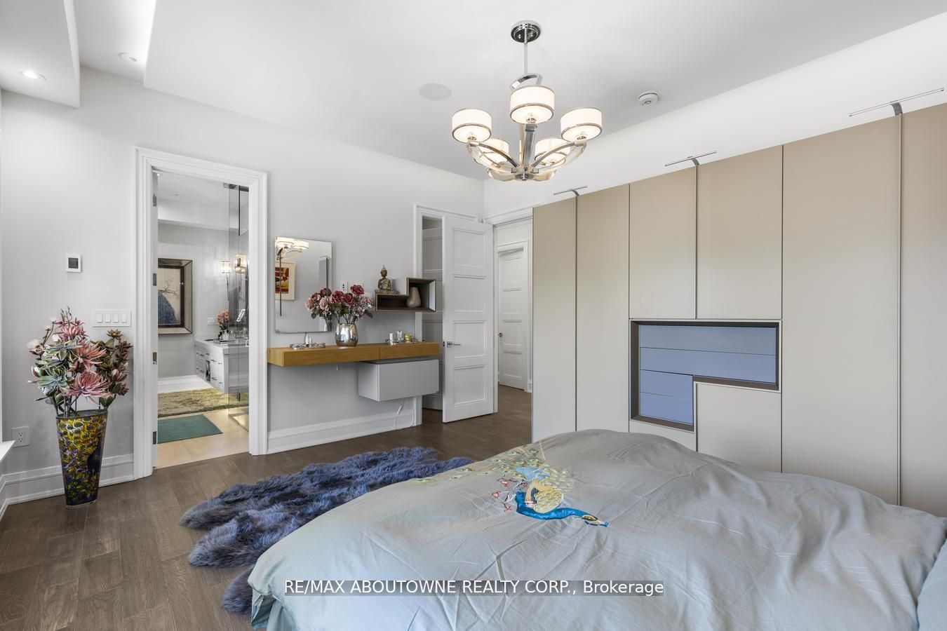 533 Taplow Cres