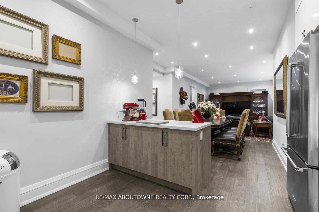 533 Taplow Cres