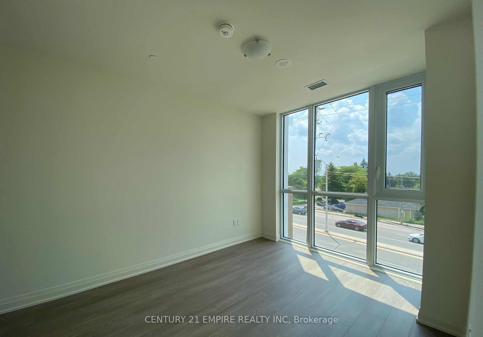 509 Dundas St W, #202