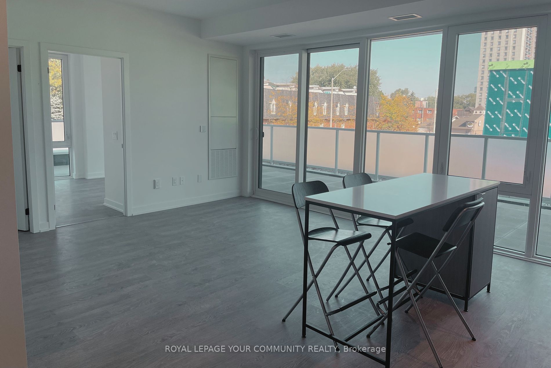 215 Lakeshore Road W, #214