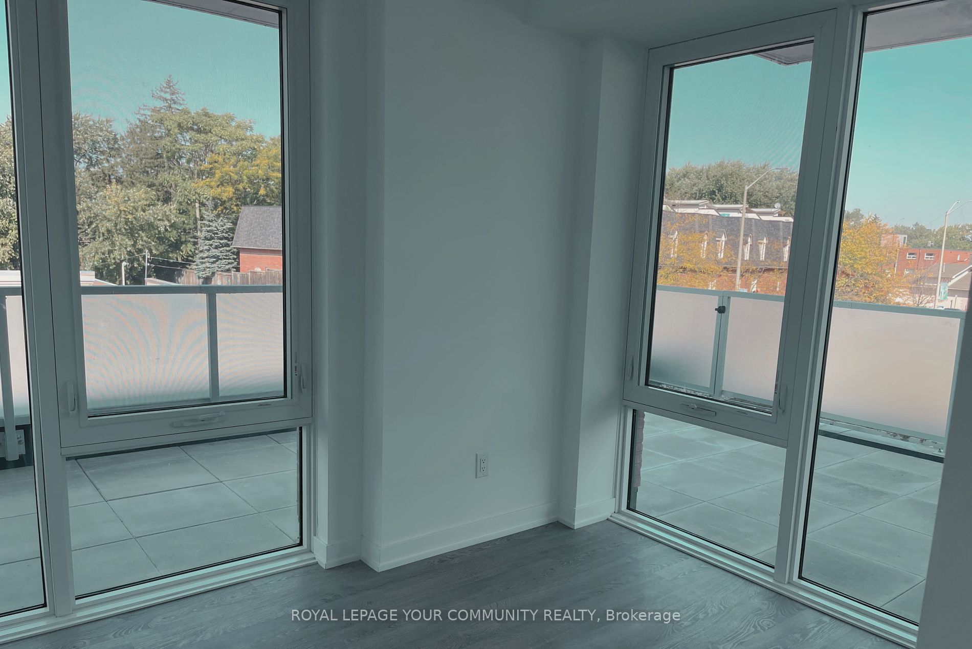 215 Lakeshore Road W, #214