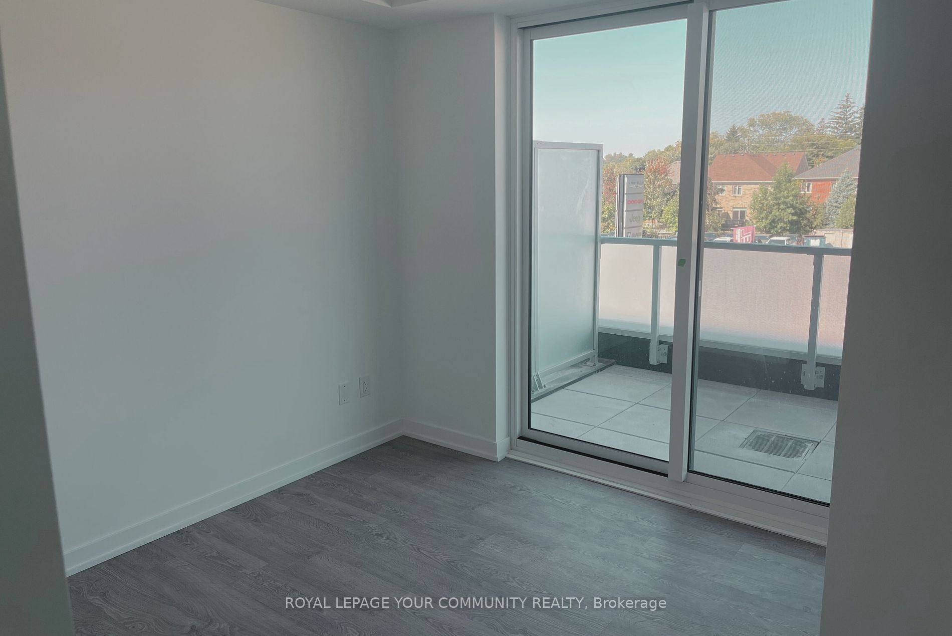 215 Lakeshore Road W, #214